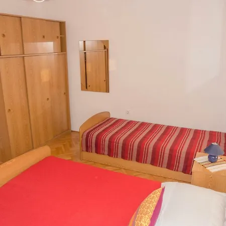 Apartman Nevija Apartment *